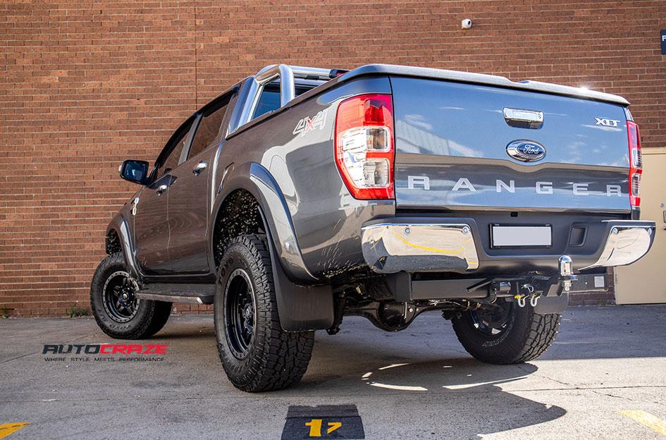 FORD RANGER ANZA MATTE BLACK WITH ANTHRACITE RING